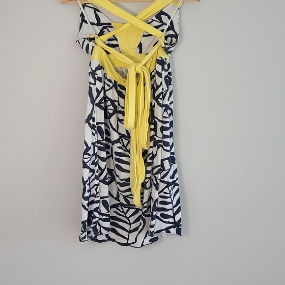 Beach sun dress - Picture 2 of 3